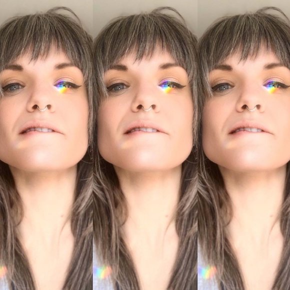 Edgy Femme Vintage Obsessed Posher - Picture 2 of 2